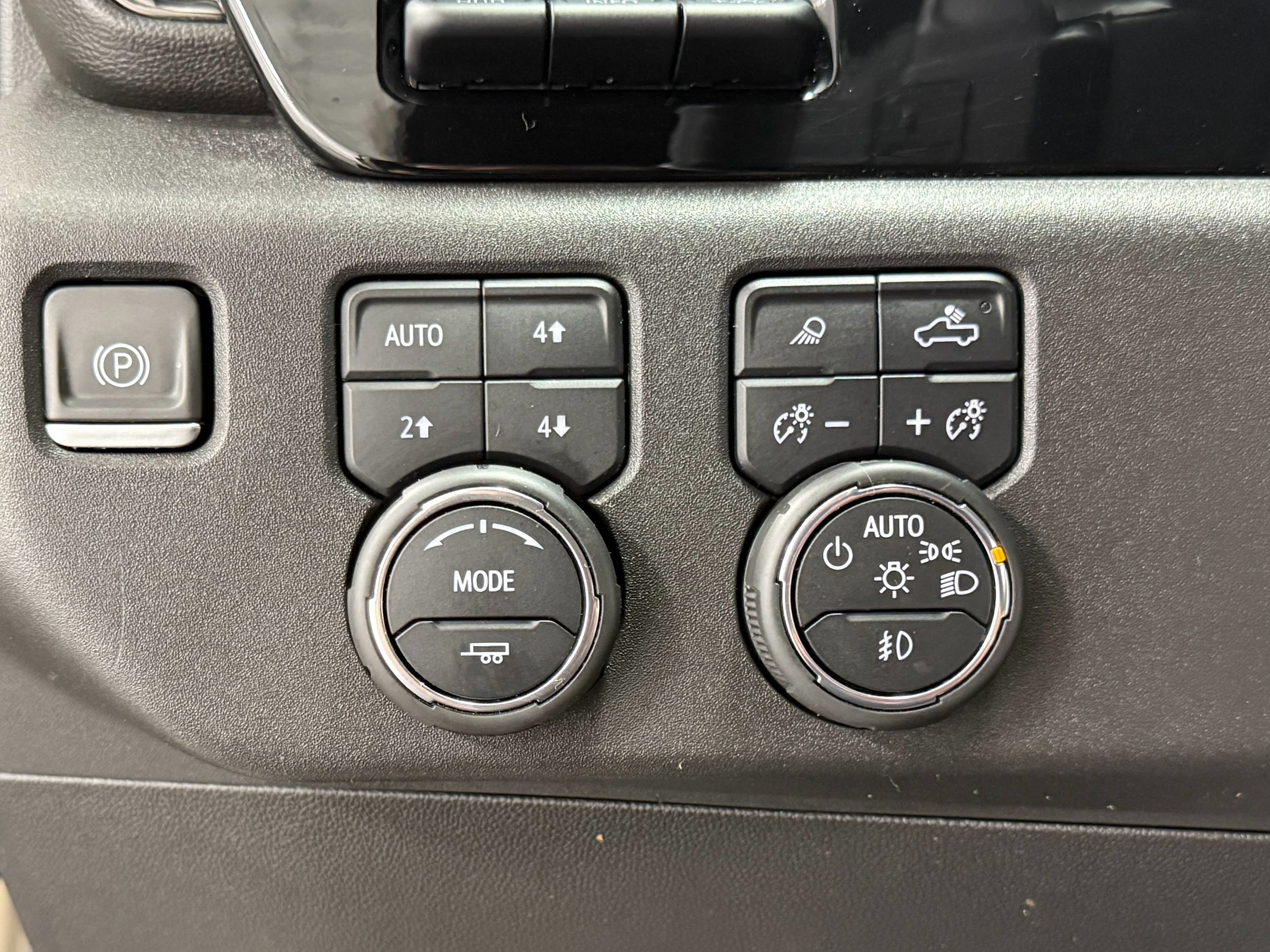 Used 2022 Chevrolet Silverado 1500 ZR2 w/ Technology Package AWD/4WD image 24