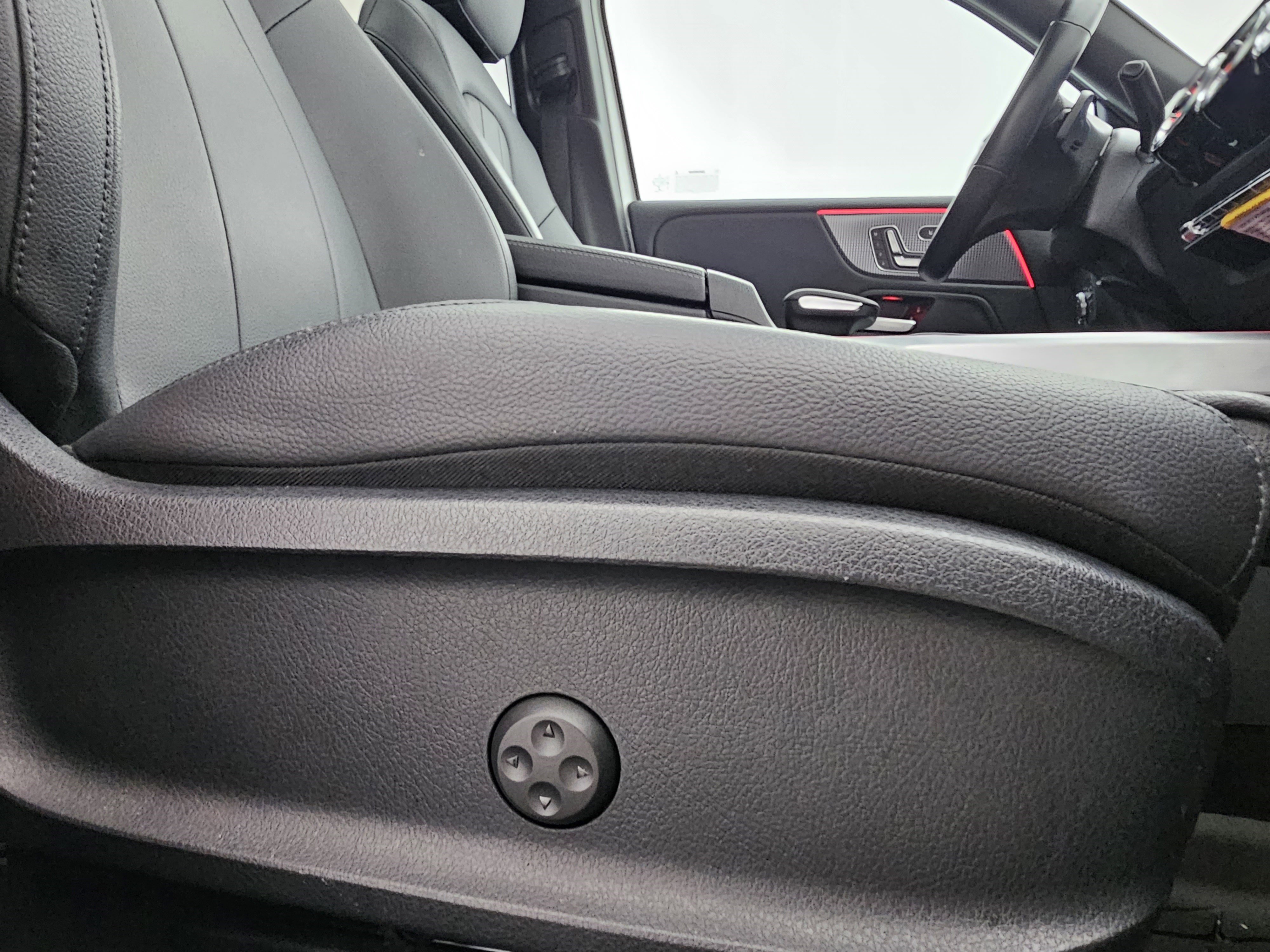 Certified 2022 Mercedes-Benz GLB 250 4MATIC image 14