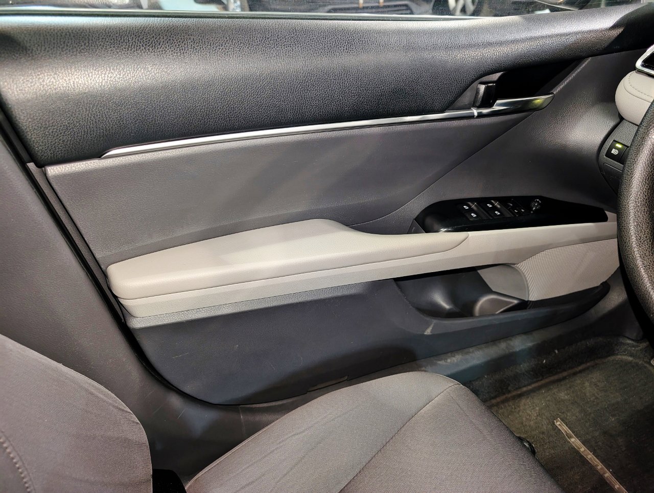 Used 2018 Toyota Camry LE image 31