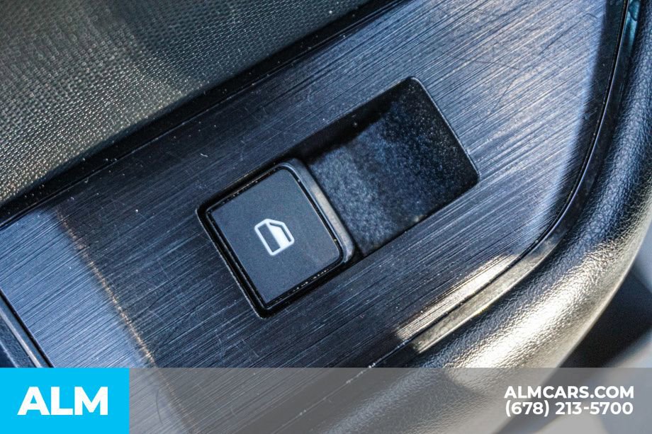 Used 2024 Nissan Rogue S image 49