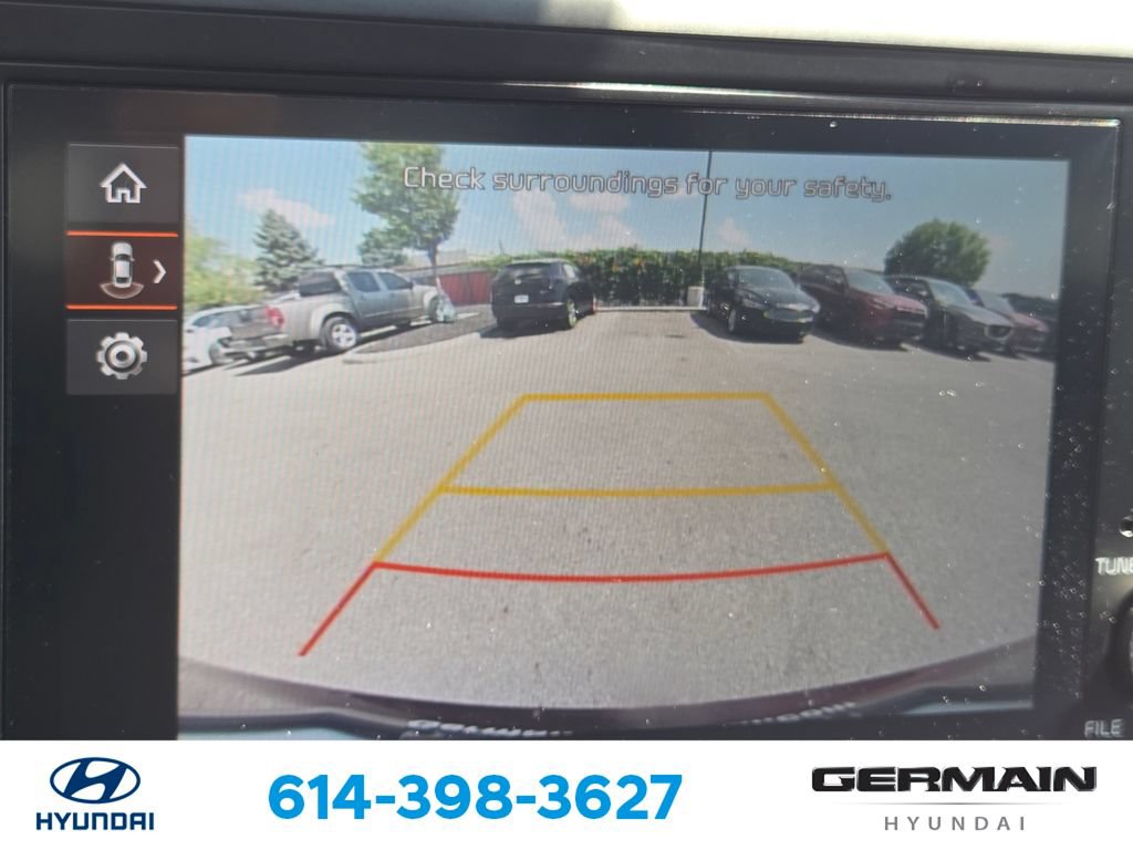 Used 2023 Kia Carnival LX FWD image 33