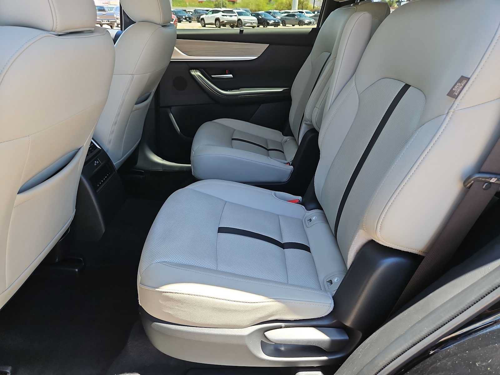 Used 2025 MAZDA CX-90 3.3 Turbo w/ Preferred Package AWD/4WD image 19
