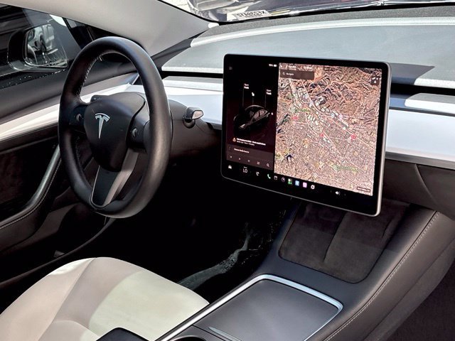 Used 2022 Tesla Model 3 Performance AWD/4WD image 32