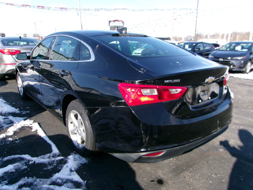 Used 2018 Chevrolet Malibu LS w/ LPO, Convenience Package 2 image 5