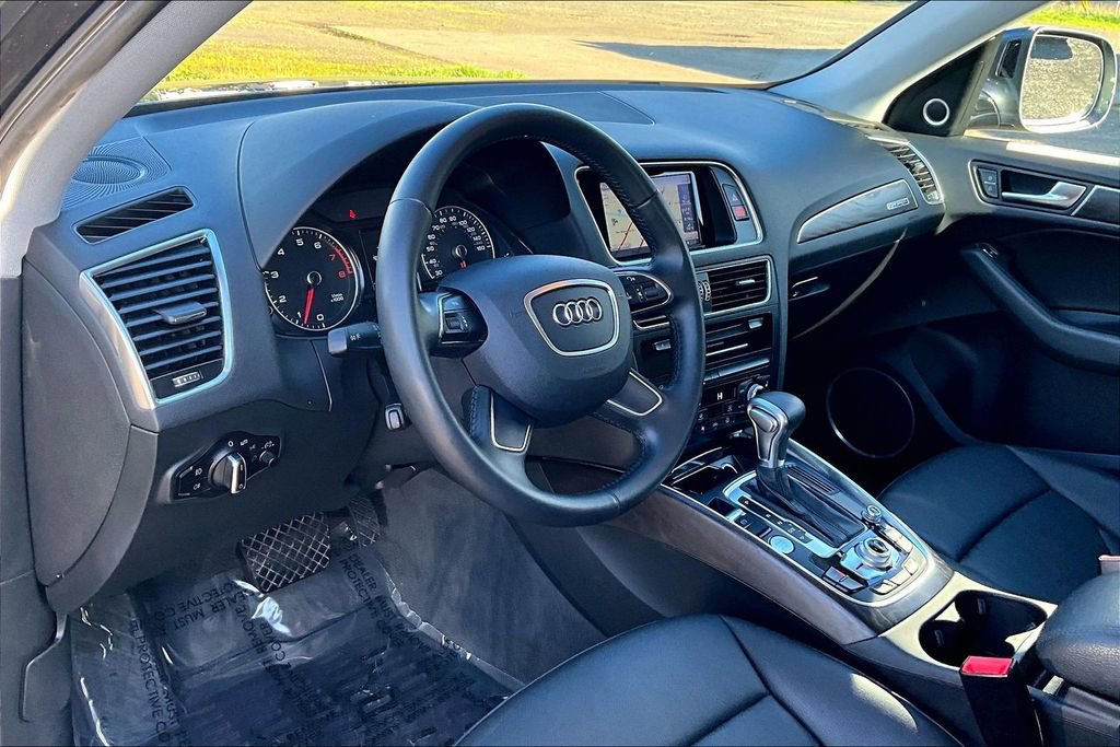 Used 2016 Audi Q5 2.0T Premium Plus w/ Technology Package image 18