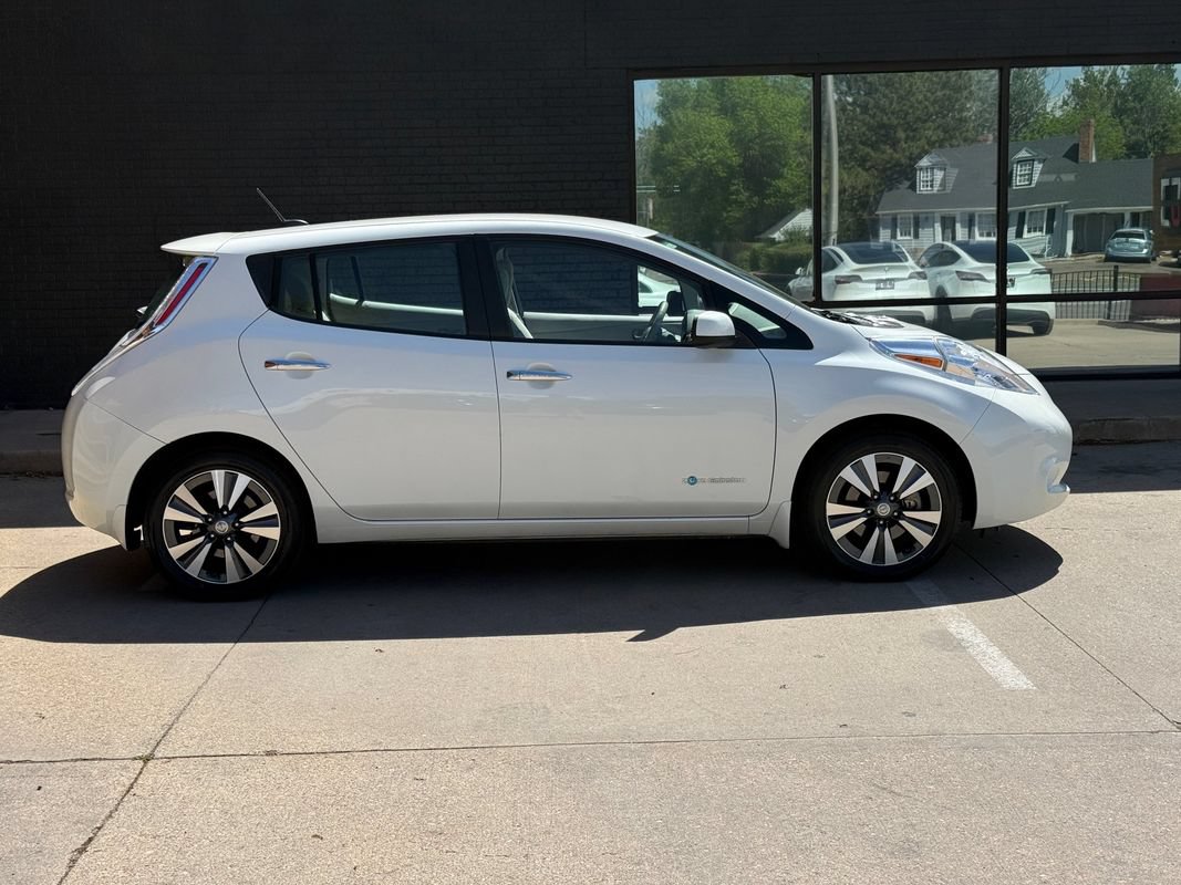 Used 2015 Nissan Leaf SV w/ LED & Quick Charge Package FWD image 13