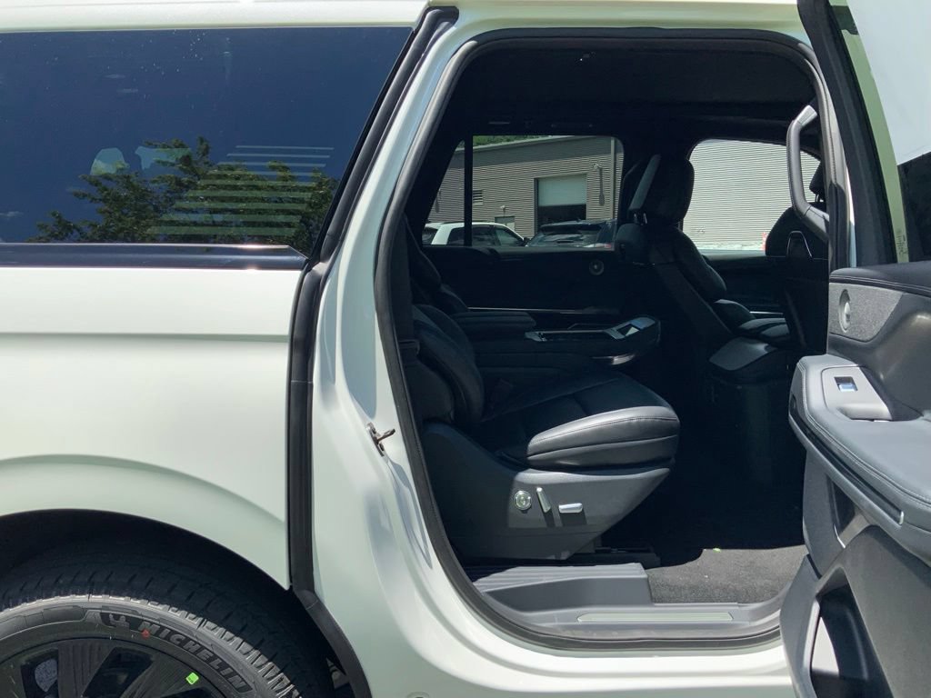 New 2027 Lincoln Navigator L Reserve AWD/4WD image 25