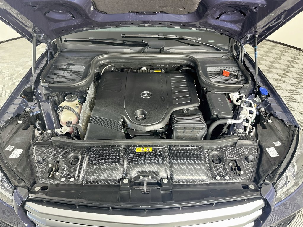 Used 2024 Mercedes-Benz GLS 450 4MATIC image 32