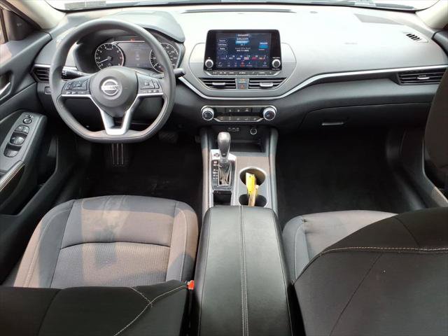 Used 2022 Nissan Altima 2.5 SV FWD image 11