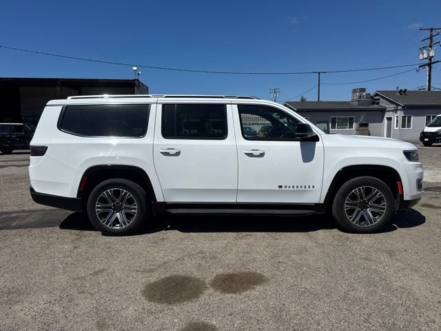 Used 2024 Jeep Wagoneer L Series II RWD image 4
