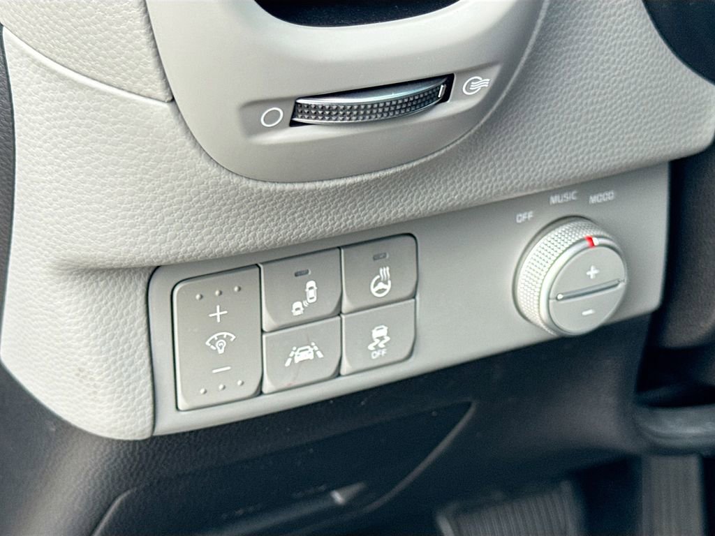 Used 2018 Kia Soul + w/ + Primo LIT Package FWD image 12