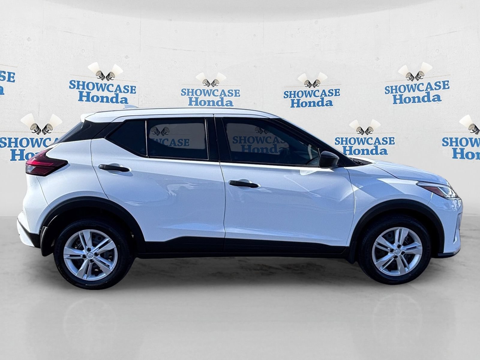 Used 2024 Nissan Kicks S FWD image 6