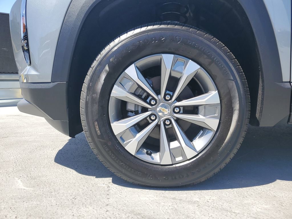 New 2026 Chevrolet Equinox LT w/ Safety and Technology Package FWD image 7