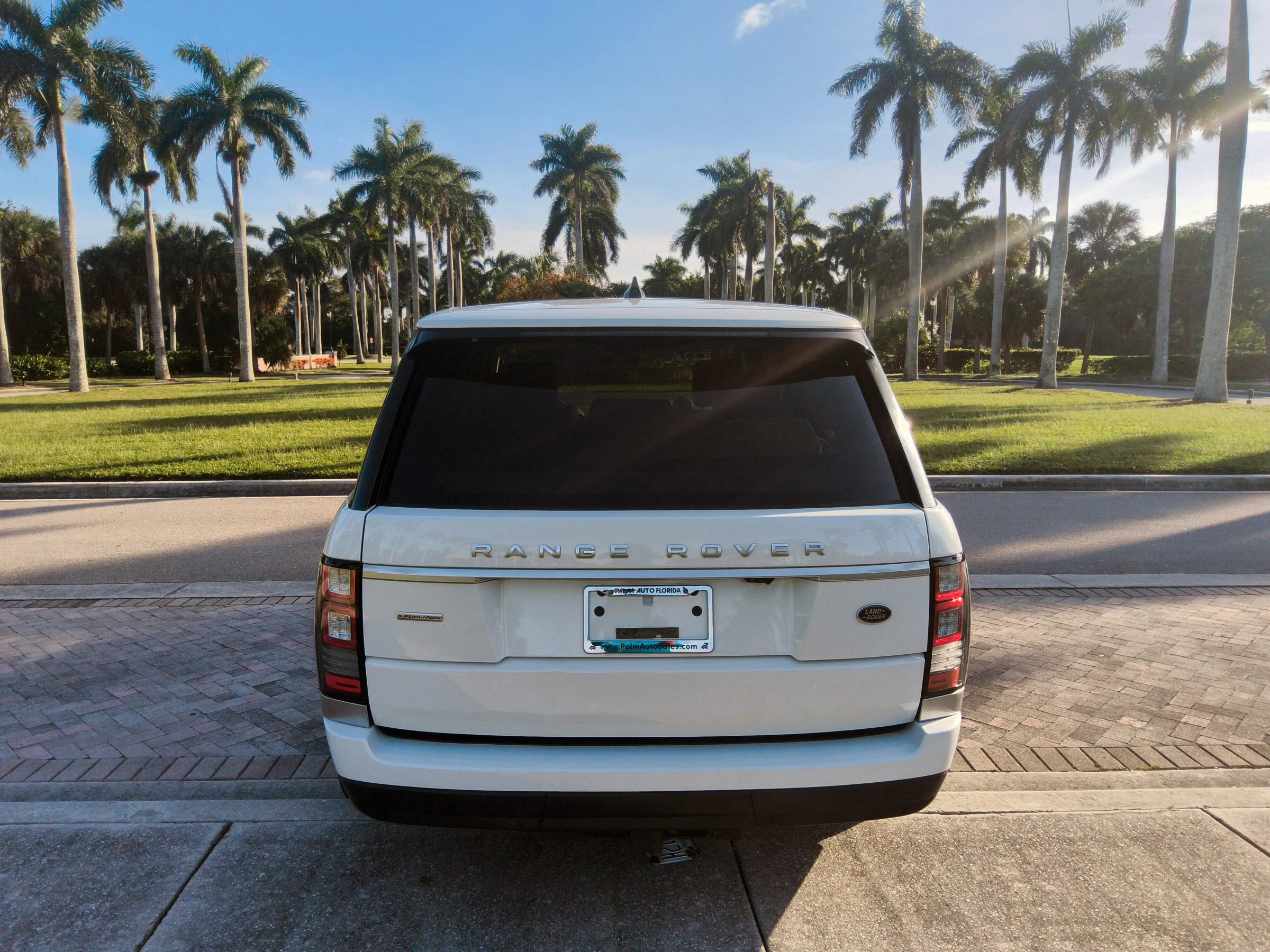 Used 2017 Land Rover Range Rover Supercharged image 6