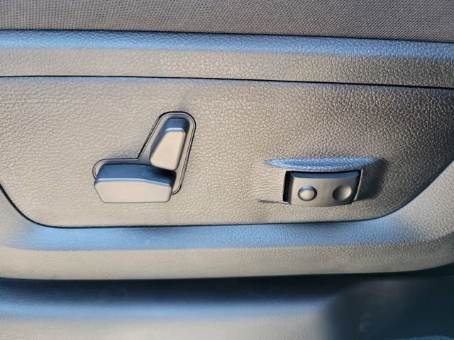New 2026 RAM 2500 Big Horn AWD/4WD image 12