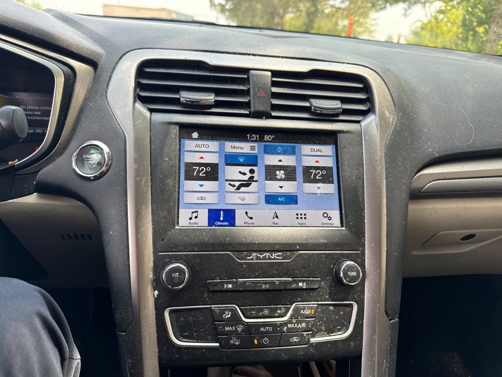 Used 2019 Ford Fusion SE FWD image 4