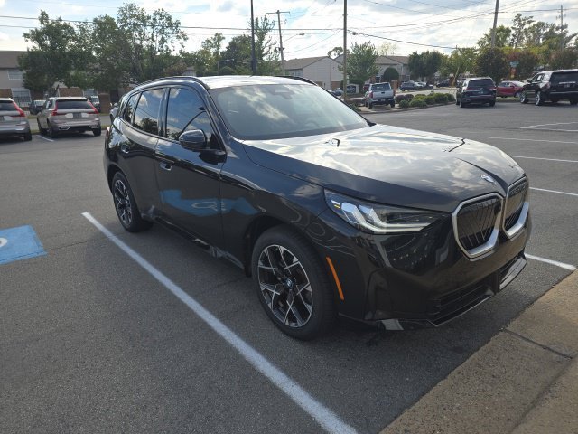 Used 2025 BMW X3 xDrive30i AWD/4WD image 3
