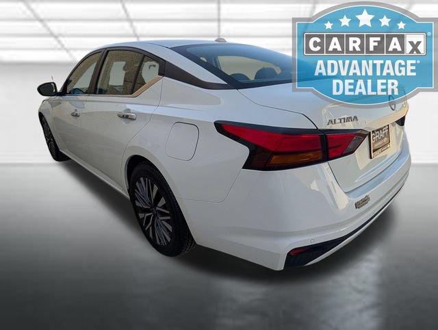Used 2025 Nissan Altima 2.5 SV FWD image 2