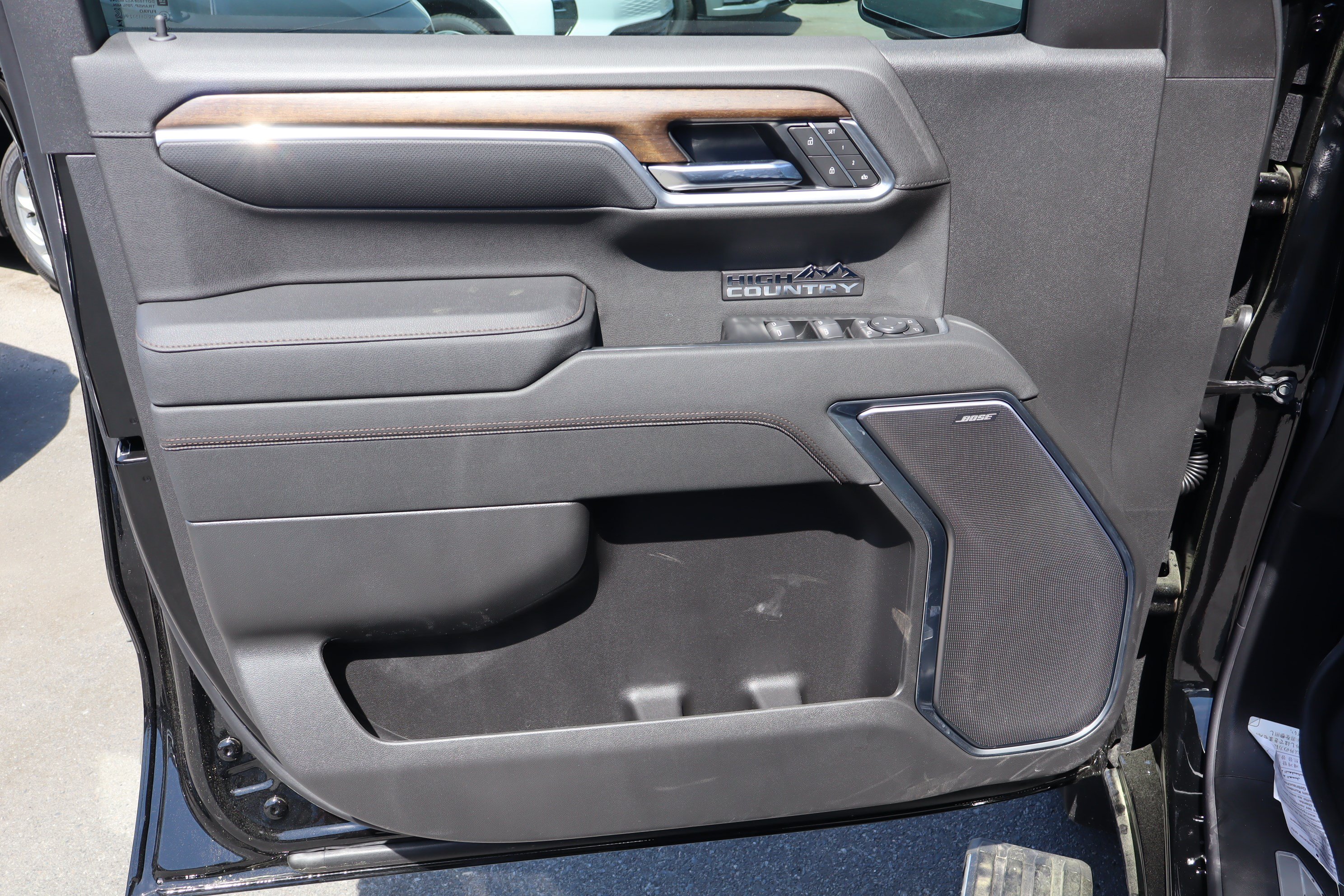 New 2026 Chevrolet Silverado 1500 High Country w/ High Country Premium Package AWD/4WD image 12