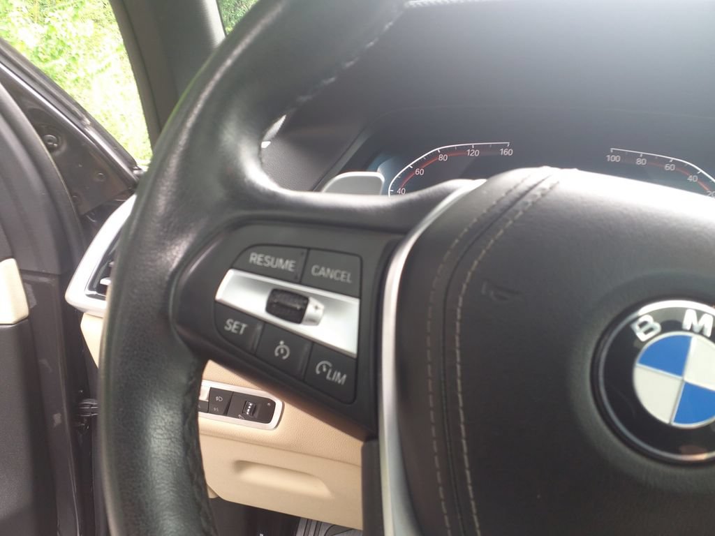 Used 2022 BMW X5 xDrive40i w/ Executive Package AWD/4WD image 26