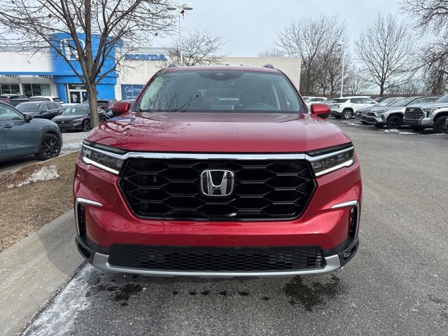 Certified 2025 Honda Pilot Touring image 2
