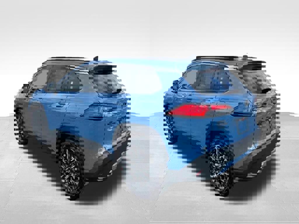 Used 2026 Toyota Corolla Cross XLE w/ Black Badges Package (TMS) video 3