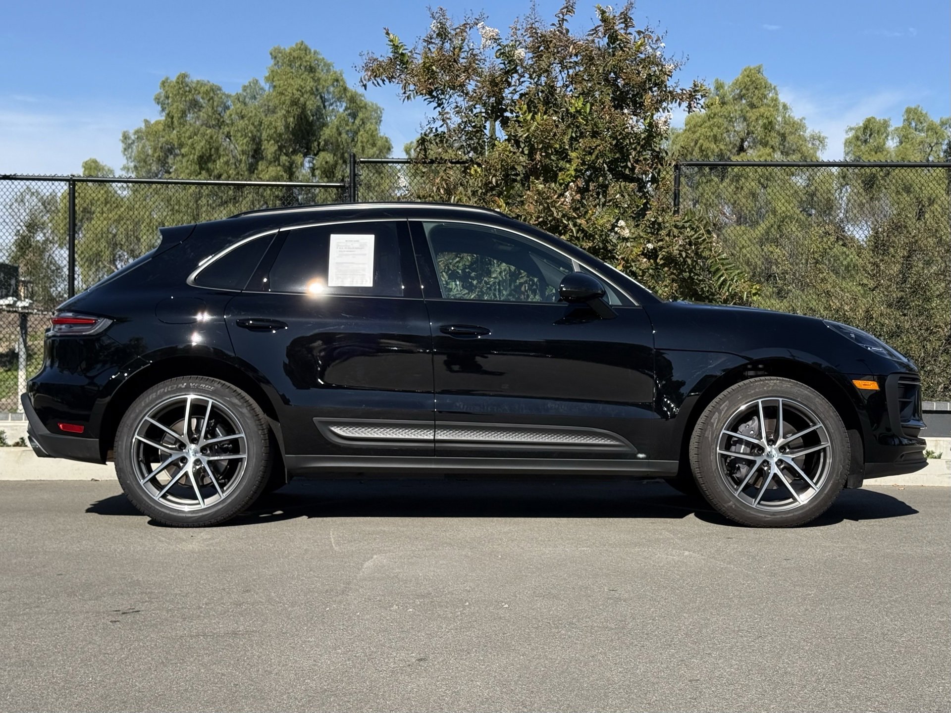 Used 2025 Porsche Macan image 8