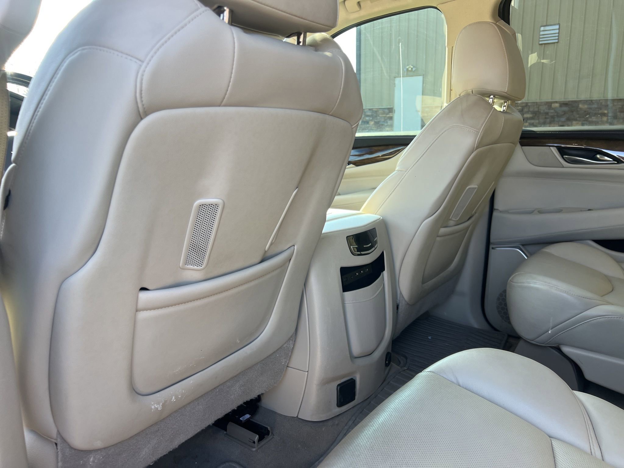 Used 2019 Cadillac Escalade Luxury image 14