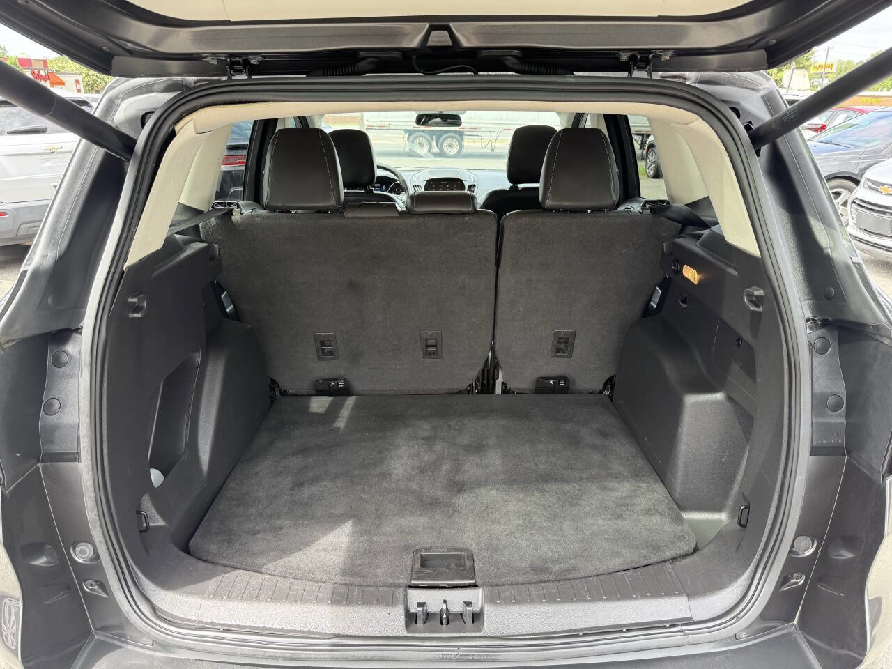 Used 2019 Ford Escape SEL image 12