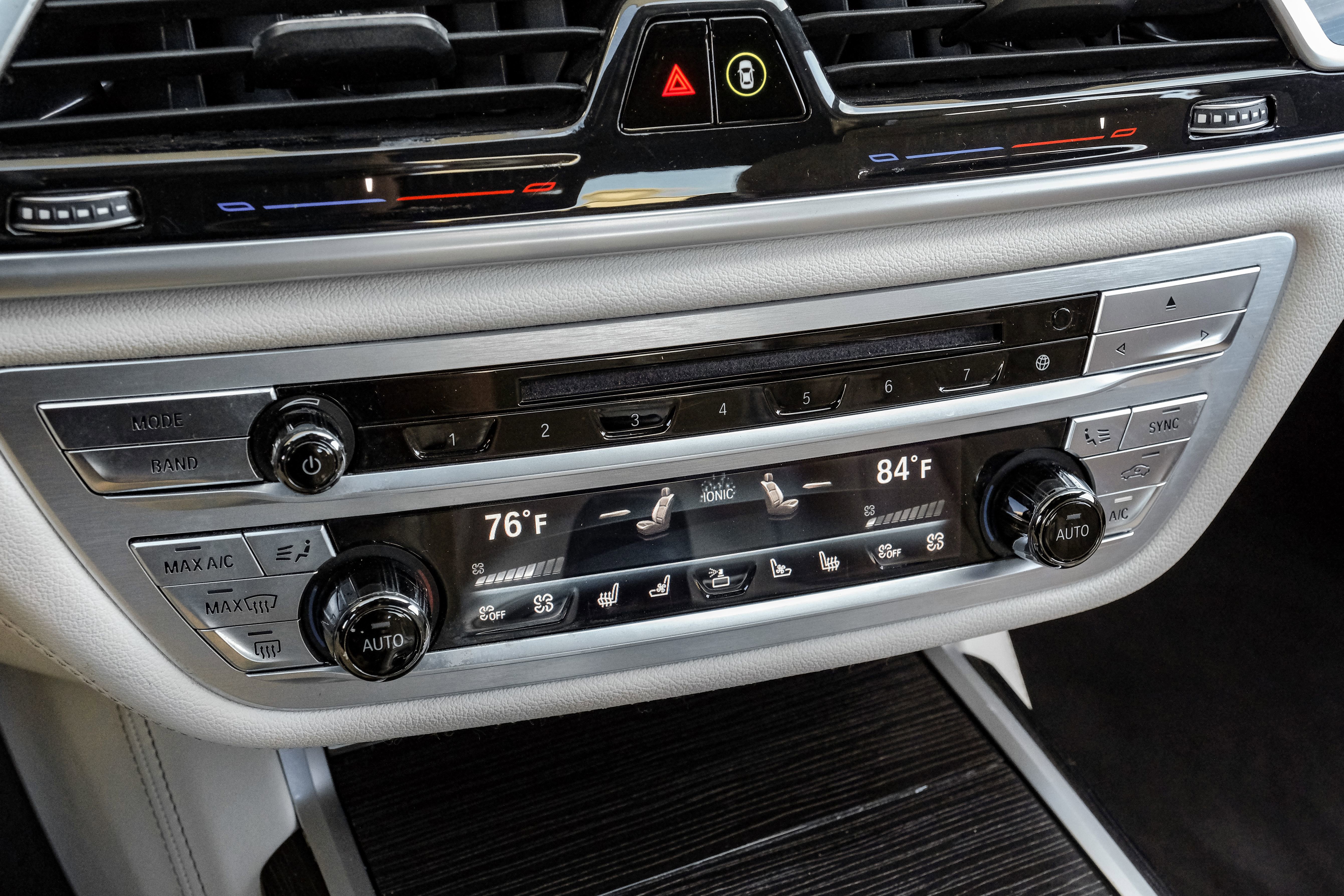 Used 2018 BMW 750i 750i image 30