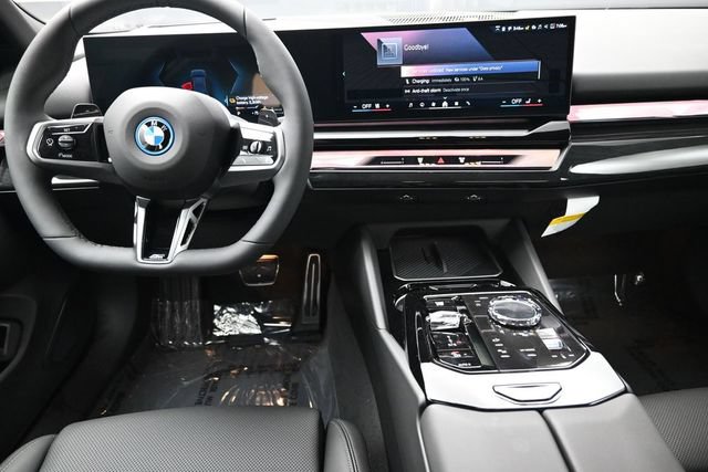 New 2027 BMW 550e xDrive w/ Executive Package AWD/4WD image 14