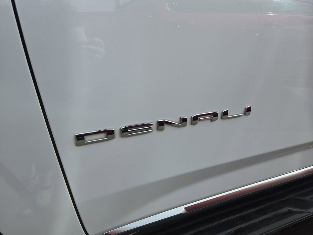Used 2025 GMC Yukon Denali image 8