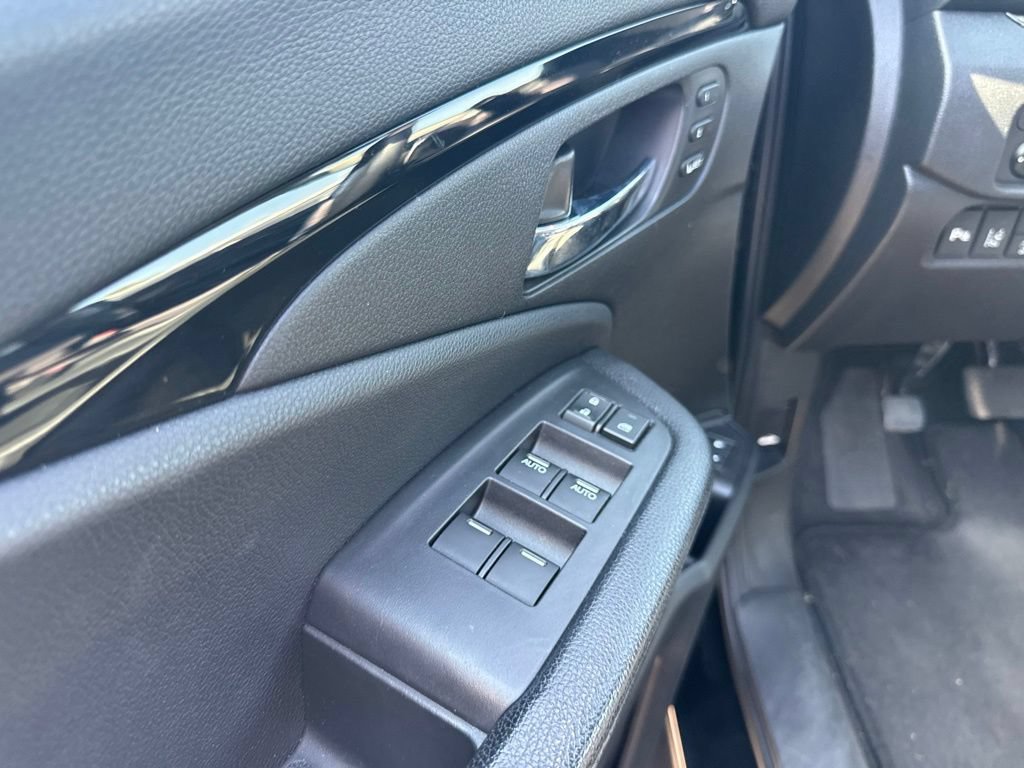Used 2017 Honda Pilot Elite image 6