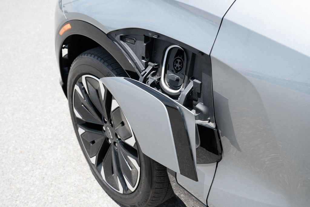 Used 2024 Chevrolet Blazer EV RS RWD image 11
