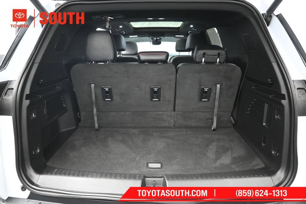 Used 2026 Chevrolet Traverse Z71 w/ Enhanced Driving Package AWD/4WD image 35