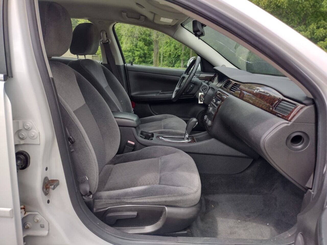 Used 2013 Chevrolet Impala LT FWD image 15