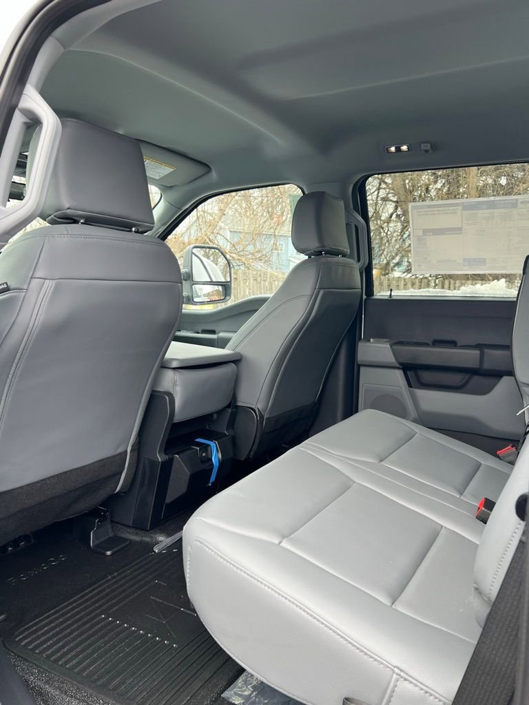 New 2026 Ford F550 4x4 Crew Cab image 16