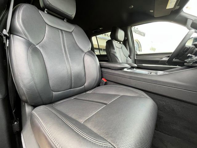 Used 2024 Jeep Wagoneer Series II AWD/4WD image 33