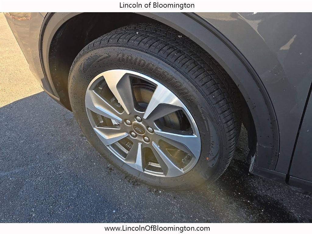 Used 2025 Ford Escape Platinum w/ Premium Technology Package image 12