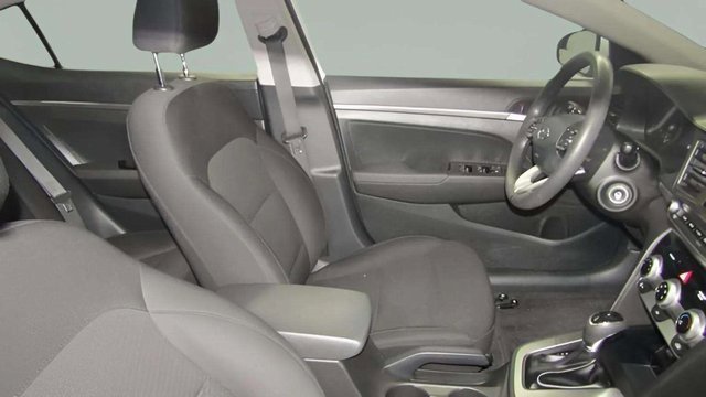 Used 2019 Hyundai Elantra SE w/ Cargo Package image 17