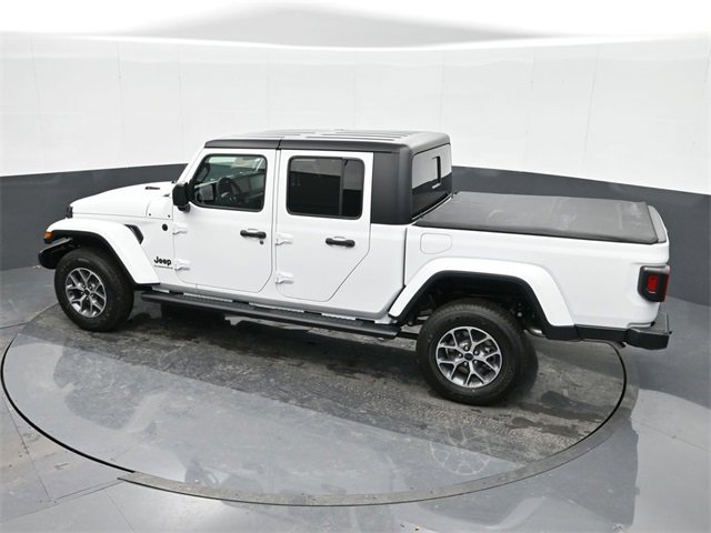 Used 2024 Jeep Gladiator Sport image 25