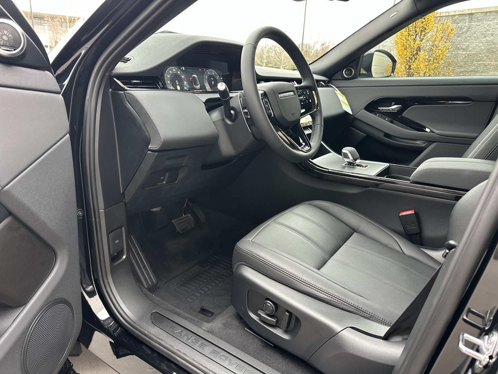New 2026 Land Rover Range Rover Evoque S AWD/4WD image 11