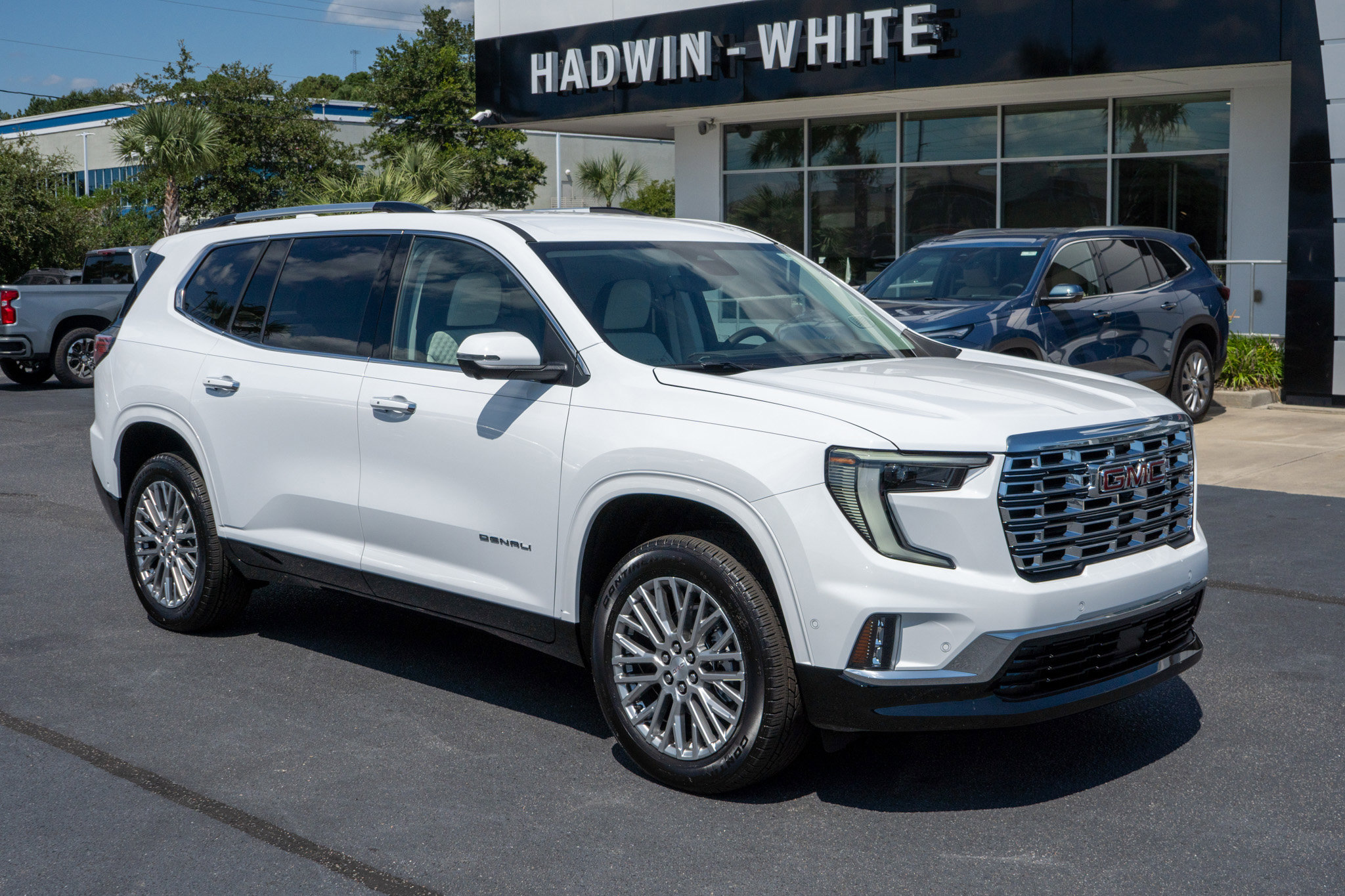 New 2026 GMC Acadia Denali w/ Super Cruise Package image 1