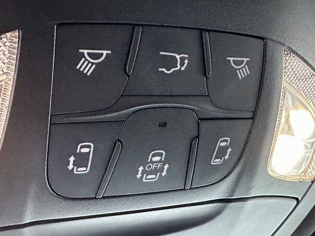 Used 2020 Chrysler Pacifica Touring w/ S Appearance Package image 21