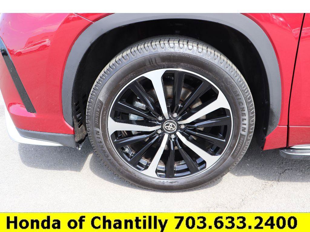 Used 2022 Toyota Highlander XSE FWD image 29