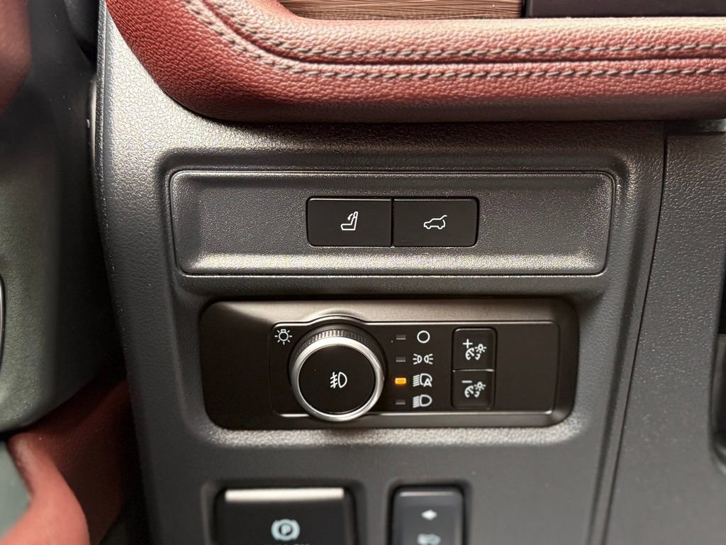 Certified 2024 Ford Expedition Limited image 28