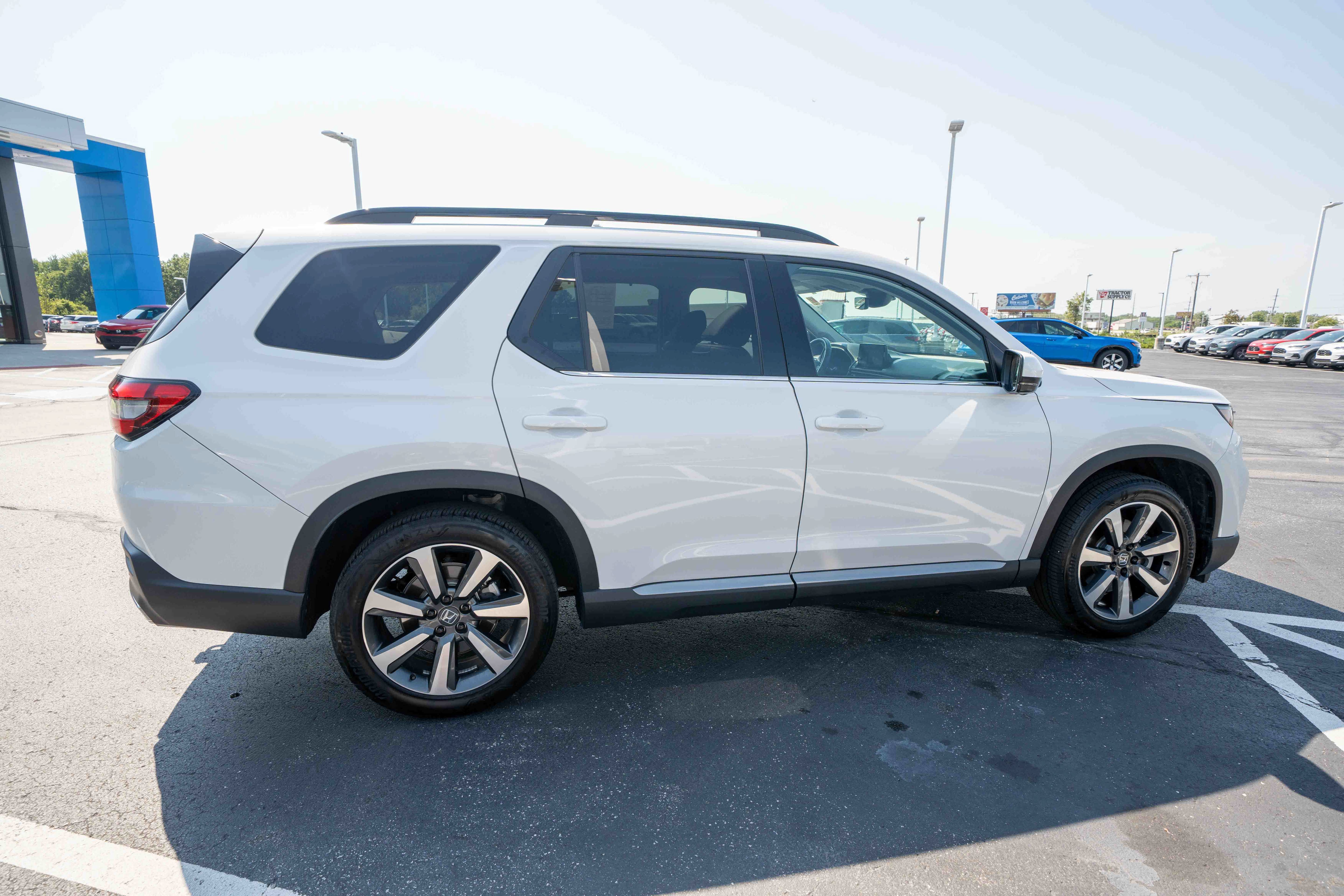 Certified 2025 Honda Pilot Elite image 6