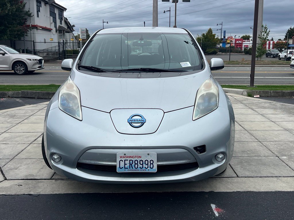 Used 2013 Nissan Leaf S FWD image 4