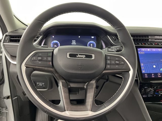 Used 2023 Jeep Grand Cherokee L Limited AWD/4WD image 21