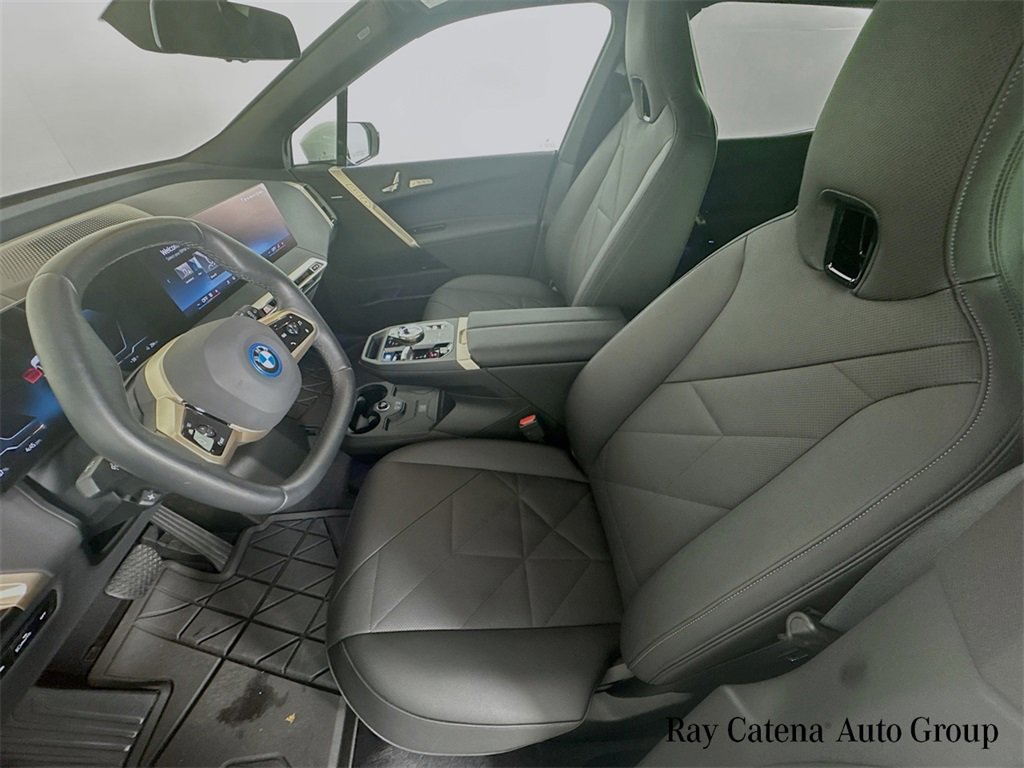 Used 2025 BMW iX xDrive50 w/ Premium Package image 22